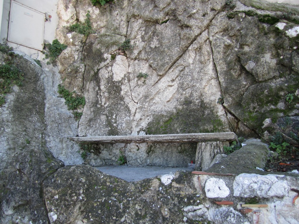 A hidden bench amongst the old walls of Castle Hill