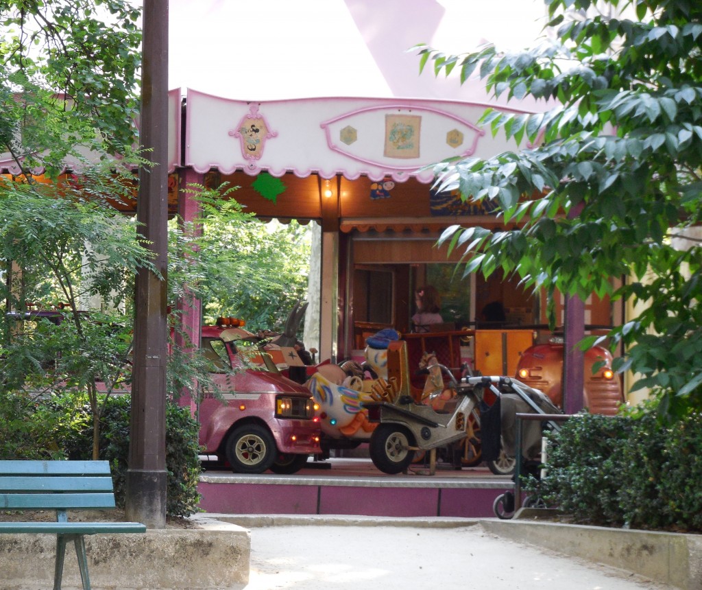 merry go round paris