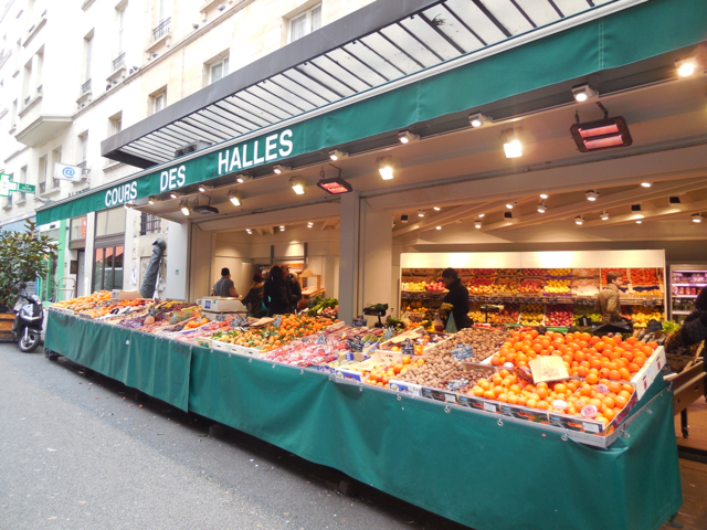 market near hotel louissane