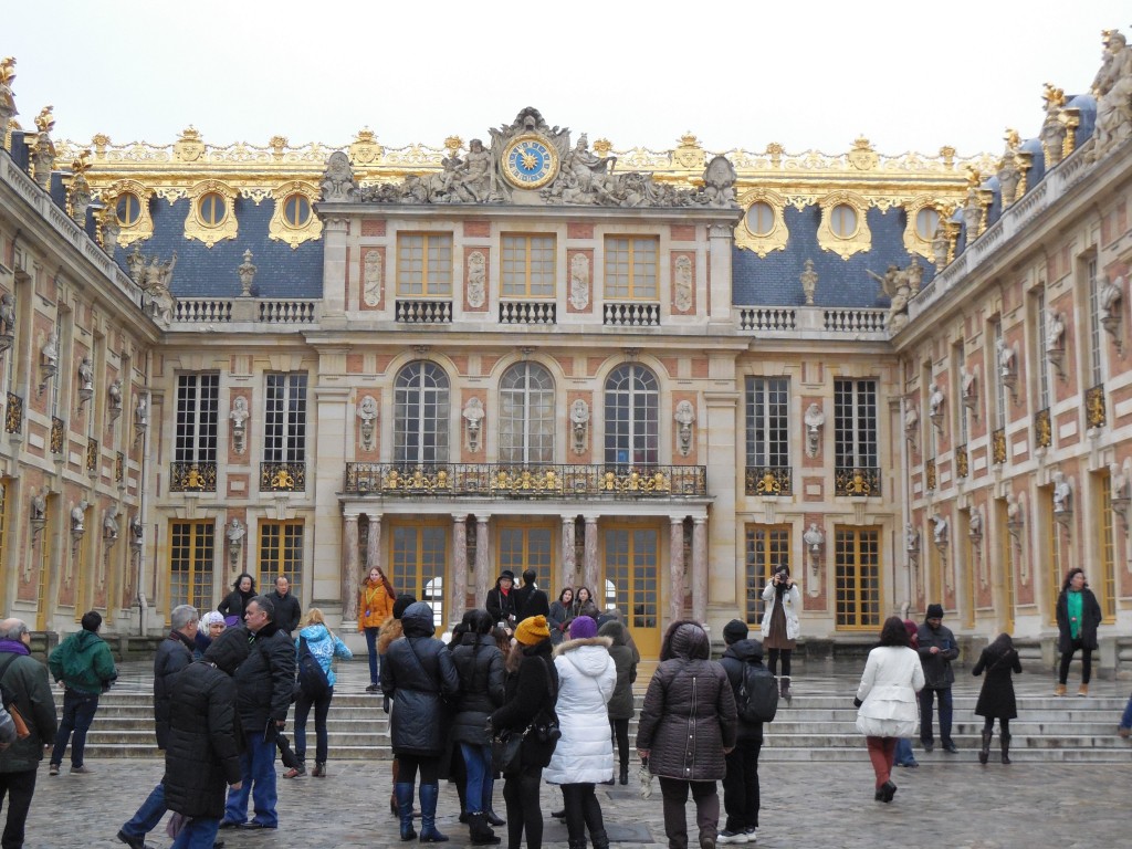 versailles courtyard