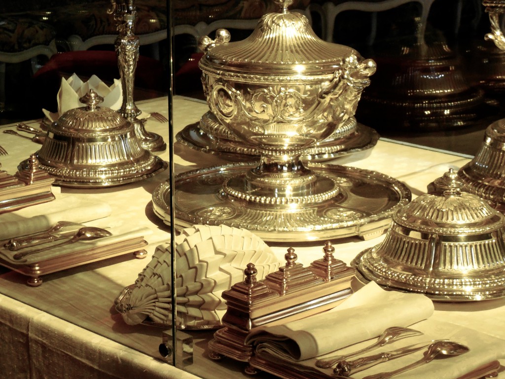 versailles table setting